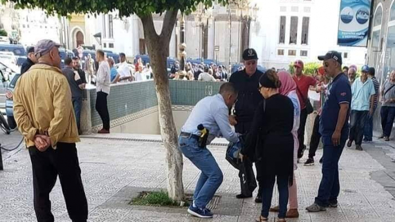 الشرطة الجزائرية تعتقل مشاركين في مسيرة الحراك الشعبي الشرطة الجزائرية تعتقل مشاركين في مسيرة الحراك الشعبي