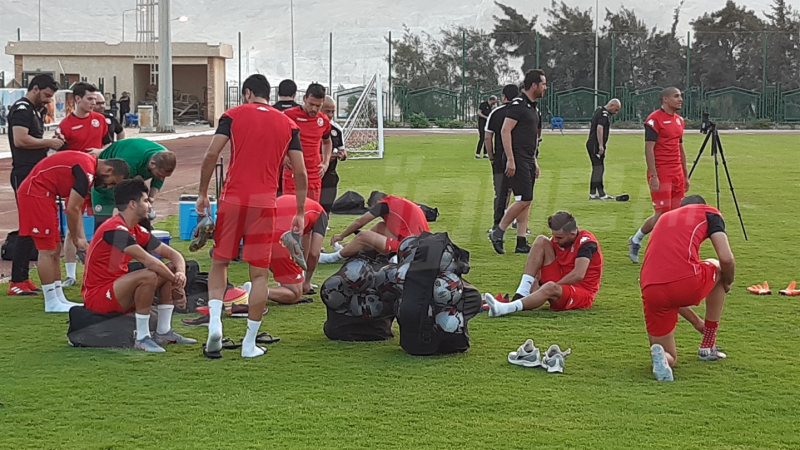 المنتخب الوطني: الخزري مصاب وبن محمد مع المجموعة المنتخب الوطني: الخزري مصاب وبن محمد مع المجموعة