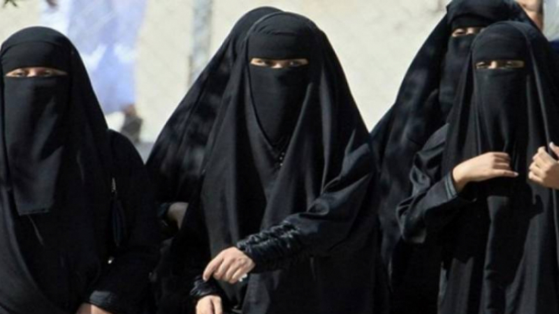 محفوظ: 'المنشور الحكومي لا يمنع النقاب في المؤسسات العمومية' محفوظ: 'المنشور الحكومي لا يمنع النقاب في المؤسسات العمومية'