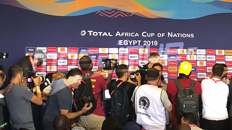 ندوة المنتخب: فوضى سنيغالية بسبب 'الدّارجة التونسية' ندوة المنتخب: فوضى سنيغالية بسبب 'الدّارجة التونسية'