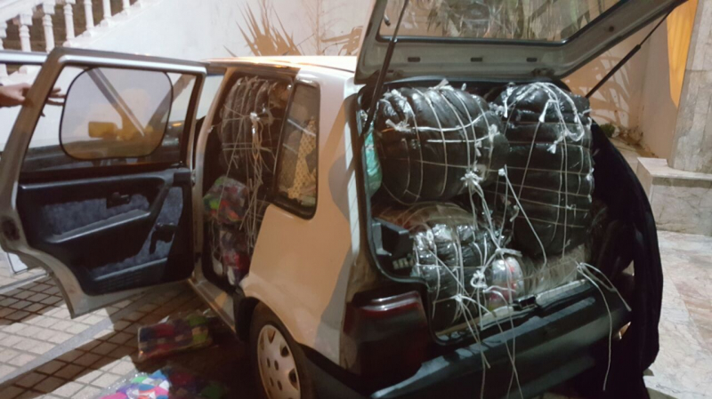 صفاقس:حجز سيارة محمّلة بمواد تجميل وملابس جاهزة سيارة