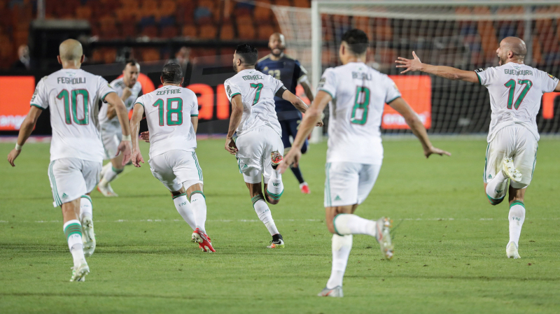 اتّحاد الكرة الجزائري يتعهد بتوزيع جائزة الكاف على اللاعبين اتّحاد الكرة الجزائري يتعهد بتوزيع جائزة الكاف على اللاعبين