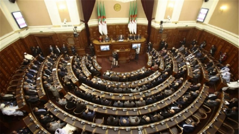 الجزائر: الشروع في مقاضاة أكثر البرلمانيين ثراء الجزائر: الشروع في مقاضاة أكثر البرلمانيين ثراء