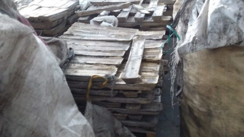 حجز أطنان من النحاس والسبائك المعدنية داخل مستودع في نابل حجز أطنان من النحاس والسبائك المعدنية داخل مستودع في نابل