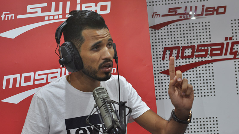 سي الناصر: 'سامي يا مضطرب نفسيا يا يلوّج على البوز' سي الناصر: 'سامي يا مضطرب نفسيا يا يلوّج على البوز'
