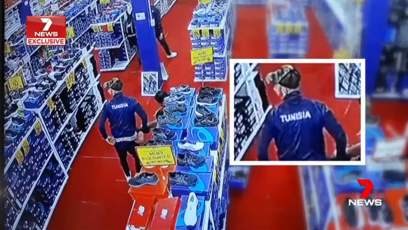 فضيحة لمنتخب تونس في مونديال أستراليا: اللاعبون سارقو أحذية! فضيحة لمنتخب تونس في مونديال أستراليا: اللاعبون سارقو أحذية!