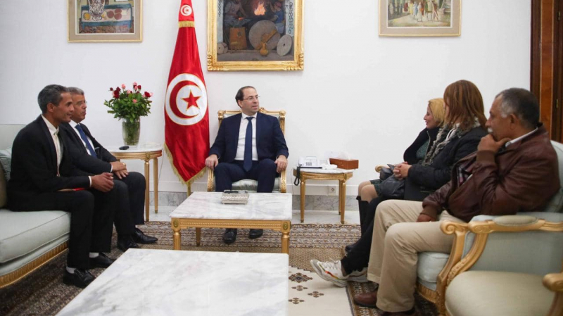 الشاهد يتعهد بإعادة الحياة لمصانع في الحوض المنجمي الشاهد يتعهد بإعادة الحياة لمصانع في الحوض المنجمي