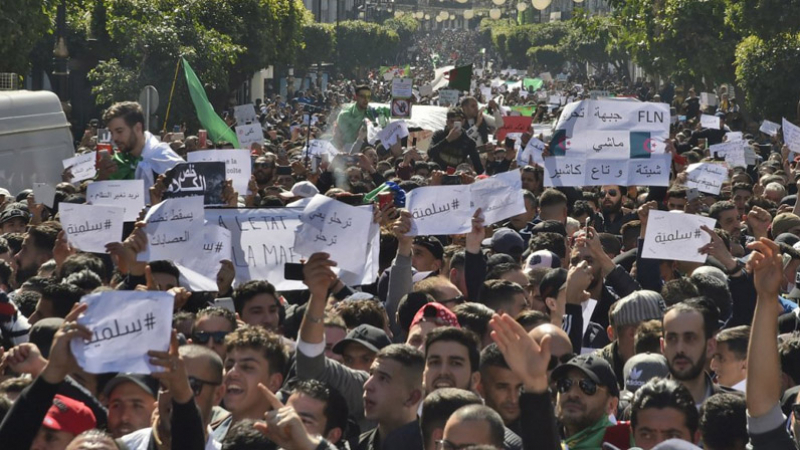 الجزائر: مشاحنات في أول أيام الحملة الانتخابية الجزائر: مشاحنات في أول أيام الحملة الانتخابية