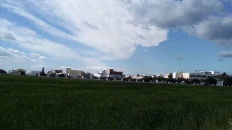 طقس مغيّم الثلاثاء وأمطار رعدية طقس مغيّم الثلاثاء وأمطار رعدية