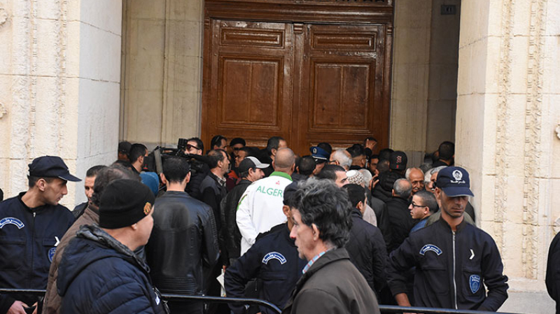 محاكمة وزراء بوتفليقة: فساد بملايين الدولارات محاكمة وزراء بوتفليقة: فساد بملايين الدولارات