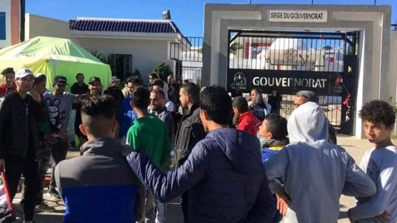 أحباء الشبيبة ينفذون وقفة احتجاجية للتنديد بعقوبات جامعة السلة أحباء الشبيبة ينفذون وقفة احتجاجية للتنديد بعقوبات جامعة السلة