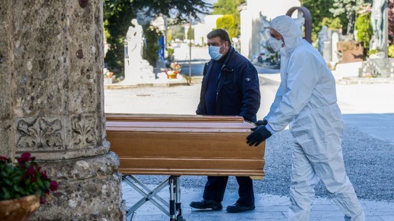 إيطاليا: 600 حالة وفاة بكورونا في يوم واحد