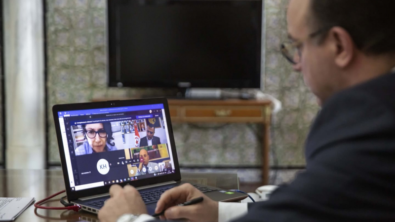عبر تقنية التواصل عن بعد:الفخفاخ يشارك في حوار حول شؤون الشبان عبر تقنية التواصل عن بعد:الفخفاخ يشارك في حوار حول شؤون الشبان
