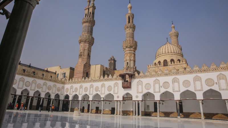 «الأزهر» يجيز صلاة العيد فى البيوت.. «الأزهر» يجيز صلاة العيد فى البيوت..