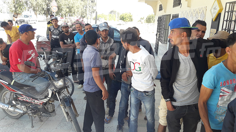 القيروان: عون بريد وحيد يواصل العمل ساعات بعد التوقيت الإداري القيروان: عون بريد وحيد يواصل العمل ساعات بعد التوقيت الإداري