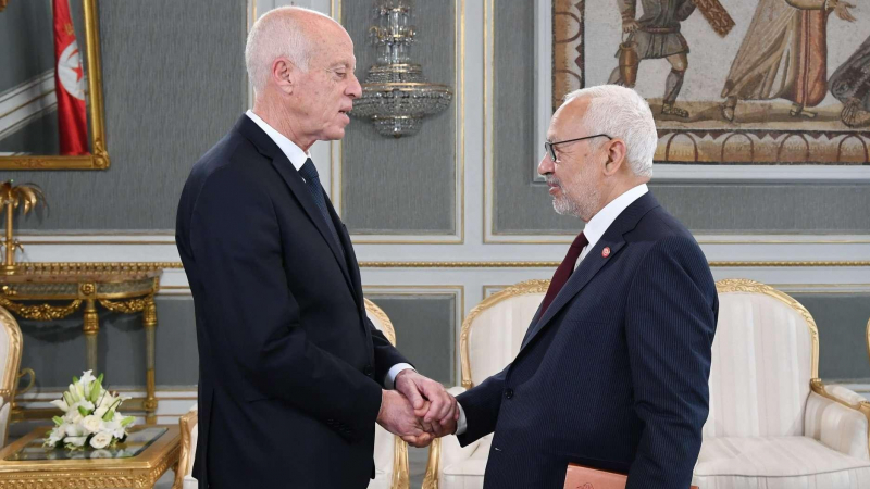 البرعومي لسعيّد: ليس مناسبا أن نهاجم بعضنا البعض من الخارج البرعومي لسعيّد: ليس مناسبا أن نهاجم بعضنا البعض من الخارج