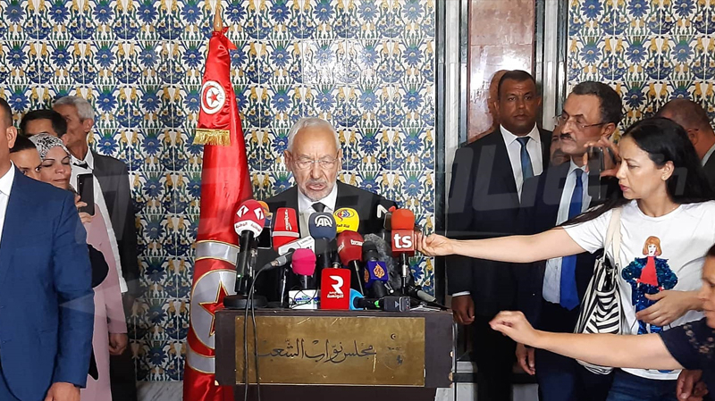 الغنوشي: ''لم أكن متخوّفا.. وعشنا يوما عظيما من الديمقراطية'' الغنوشي: ''لم أكن متخوّفا.. وعشنا يوما عظيما من الديمقراطية''