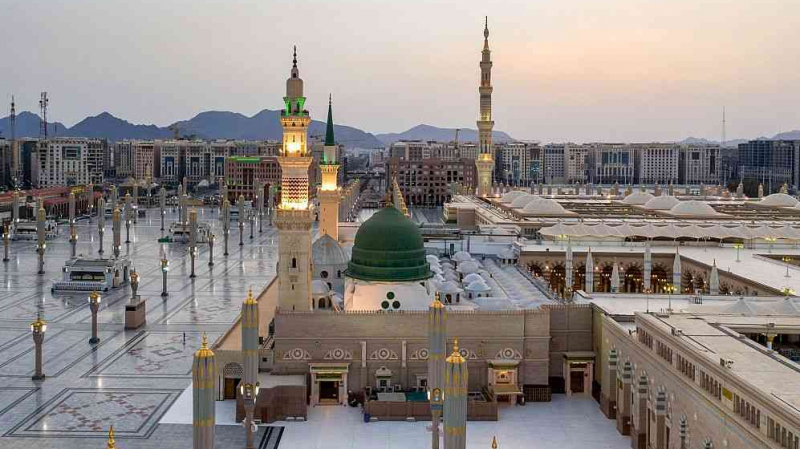 السماح مجددا بالصلاة في المسجد الحرام وزيارة قبر الرسول السماح مجددا بالصلاة في المسجد الحرام وزيارة قبر الرسول