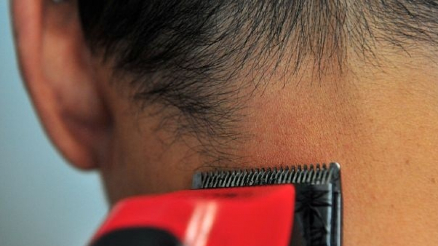 Как выбрить волосы на линии лба