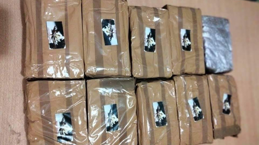 حاجب العيون: حجز زطلة وايقاف شاببن حاجب العيون: حجز زطلة وايقاف شاببن