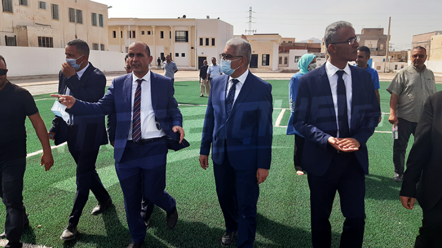 وزير التربية يُقرّ: تكافؤ الفرص في التعليم غائب ونسعى لتحقيقه.. وزير التربية يُقرّ: تكافؤ الفرص في التعليم غائب ونسعى لتحقيقه..