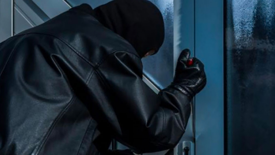 منوبة: الاحتفاظ بأربعة أشخاص تورّطوا في سرقة 500 ألف دينار من شركة منوبة: الاحتفاظ بأربعة أشخاص تورّطوا في سرقة 500 ألف دينار من شركة