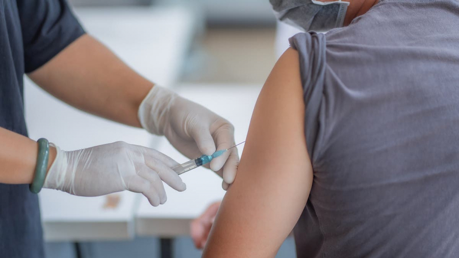 للفئة العمرية 40 فما فوق..التلقيح متاح للمسجلين وغير المسجلين اليوم.. الدعوة مفتوحة لكل المسجلين وغير المسجلين في إيفاكس للتلقيح