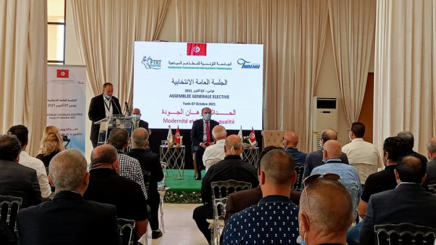 مهنيون لوزير السياحة:نعاني غياب ضمانات الدولة وأقساط البنوك والضرائب مهنيون لوزير السياحة:نعاني غياب ضمانات الدولة وأقساط البنوك والضرائب
