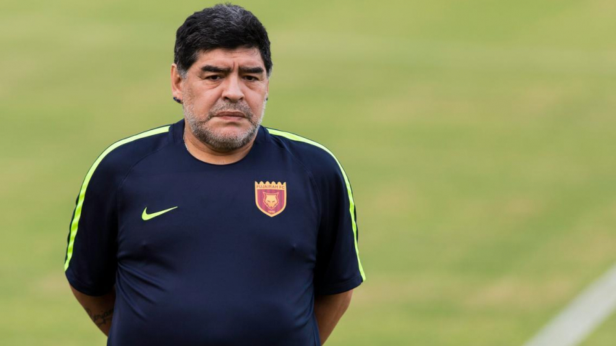 مارادونا يجمع برشلونة ببوكا في السعودية مارادونا يجمع برشلونة ببوكا في السعودية