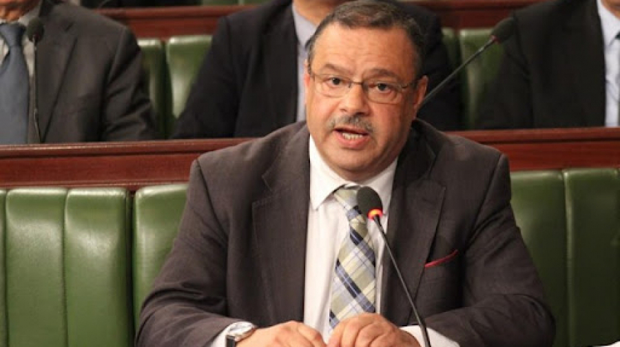الإحتفاظ بسمير الطيّب وسبعة مسؤولين بوزارة الفلاحة الإحتفاظ بسمير الطيّب وسبعة مسؤولين بوزارة الفلاحة