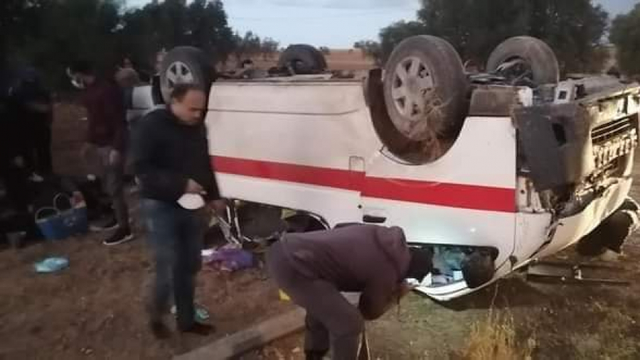 انزلاق سيارة لواج يسفر عن وفاة سائقها وجرح سبعة ركّاب انزلاق سيارة لواج يسفر عن وفاة سائقها وجرح سبعة ركّاب