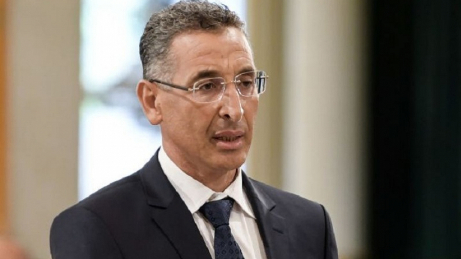 وزير الداخلية يسحب صفة مكلّف بمأمورية من 34 إطارا بديوانه وزير الداخلية يسحب صفة مكلّف بمأمورية من 34 إطارا بديوانه
