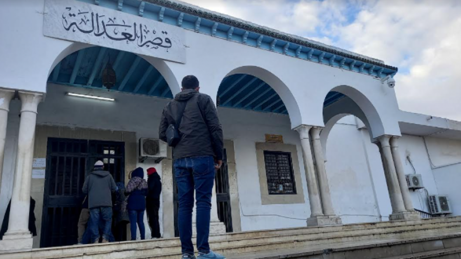أعوان العدلية في إضراب عن العمل بكافة المحاكم أعوان العدلية في إضراب عن العمل بكافة المحاكم