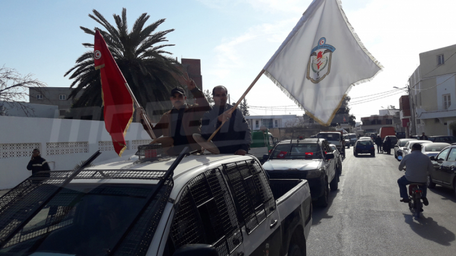 الرويسي: الأمنيون علّقوا احتجاجاتهم بعد تعهّد من وزير الداخلية الرويسي: الأمنيون علّقوا احتجاجاتهم بعد تعهّد من وزير الداخلية