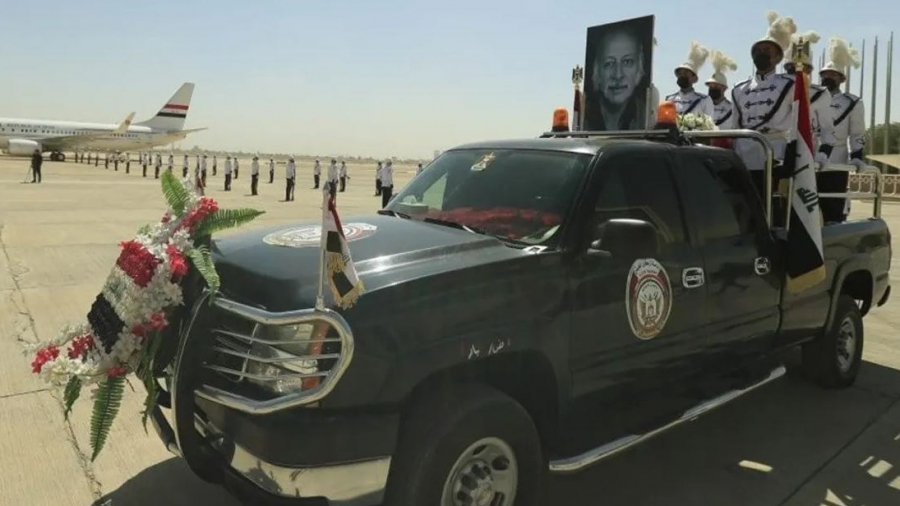 العراقيون يُودّعون 'مظفر النواب' بتشييع رسمي العراقيون يُودّعون 'مظفر النواب' بتشييع رسمي