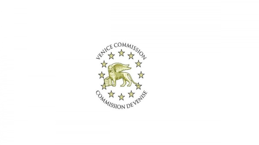لجنة البندقية توصي بتنظيم انتخابات تشريعية قبل استفتاء تعديل الدستور لجنة البندقية توصي بتنظيم انتخابات تشريعية قبل استفتاء تعديل الدستور