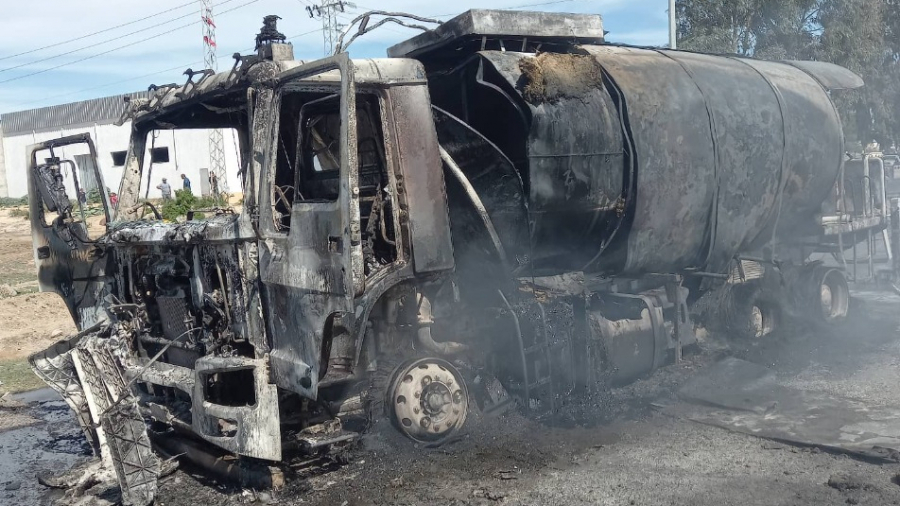 انفجار شاحنة لنقل الاسفلت ببرج العامري انفجار شاحنة لنقل الاسفلت ببرج العامري