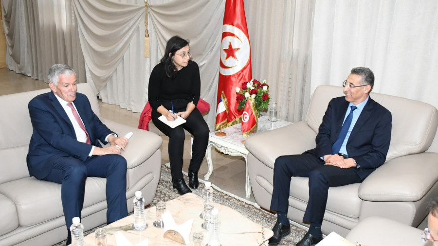 مكافحة الإرهاب والجريمة المنظّمة محور لقاء وزير الداخلية وسفير فرنسا مكافحة الإرهاب والجريمة المنظّمة محور لقاء وزير الداخلية وسفير فرنسا