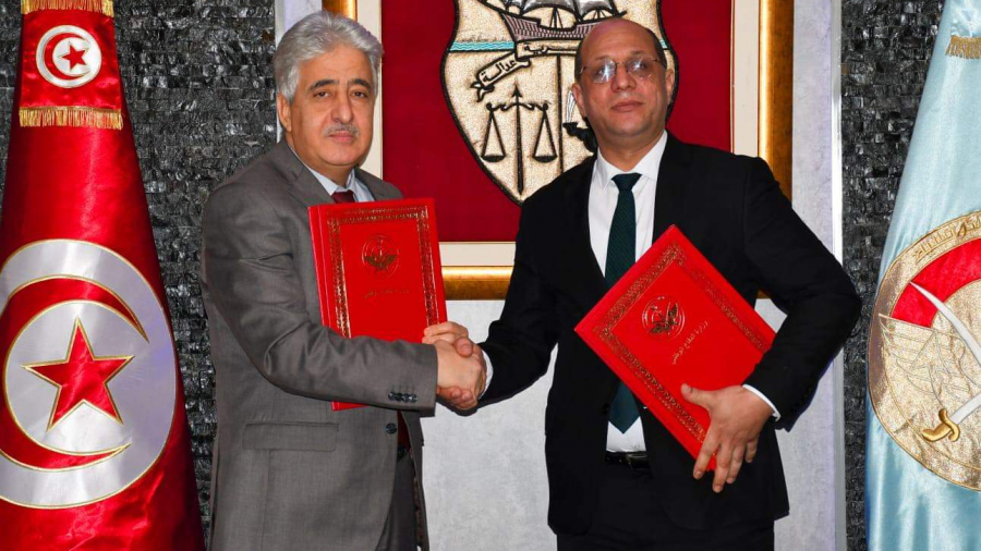 الزاهي وممّيش يمضيان اتفاقية تتعلق بإحداث وحدة لتخزين الأدوية الخصوصية الزاهي وممّيش يمضيان اتفاقية تتعلق بإحداث وحدة لتخزين الأدوية الخصوصية