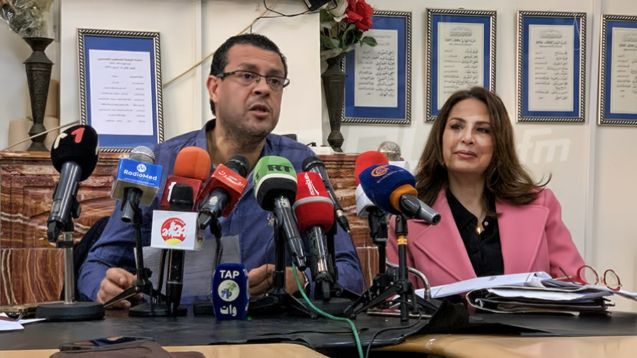 أيوب الغدامسي: أمني كاذب كتب تقريرا واهيا حول مرابيح مدير عام موزاييك أيوب الغدامسي: أمني كاذب كتب تقريرا واهيا حول مرابيح مدير عام موزاييك
