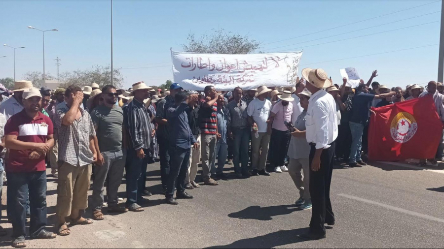 تطاوين: أعوان شركة البيئة يصعّدون.. ونواب الجهة يتدخّلون
