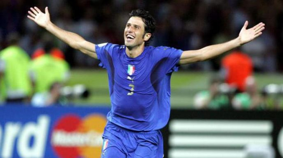 Le premier Italien à porter un maillot lyonnais.  Fabio Grosso revient dans l’équipe en tant qu’entraîneur