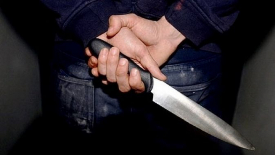 Ezzahra: Il poignarde son professeur en classe agression