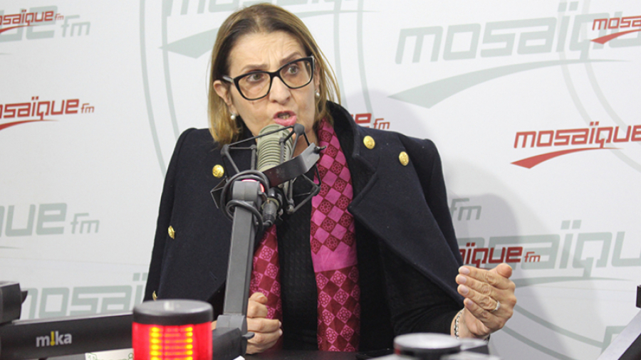 Assia Laatrous: Le Monde considère la Tunisie comme un fardeau