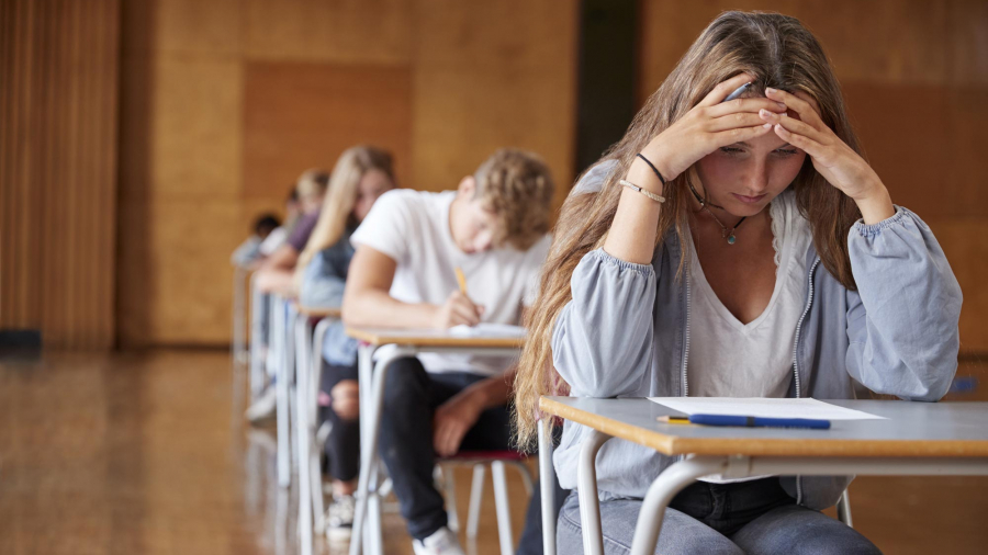 Bac Français: Report des épreuves de spécialité en mai
