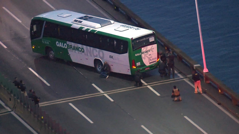 Le preneur d'otages dans un bus à Rio abattu par la police Bus-prise d'otage
