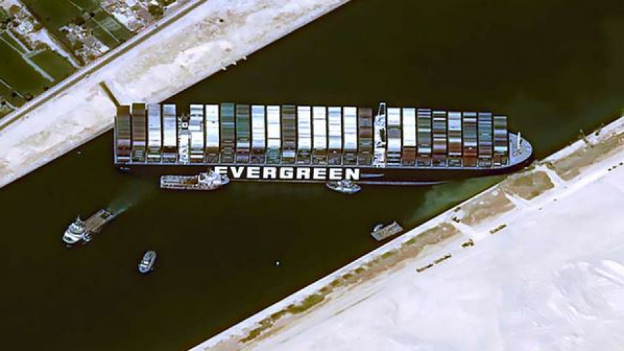 Canal de Suez: le porte-conteneurs 'Ever-Given ' commence ...