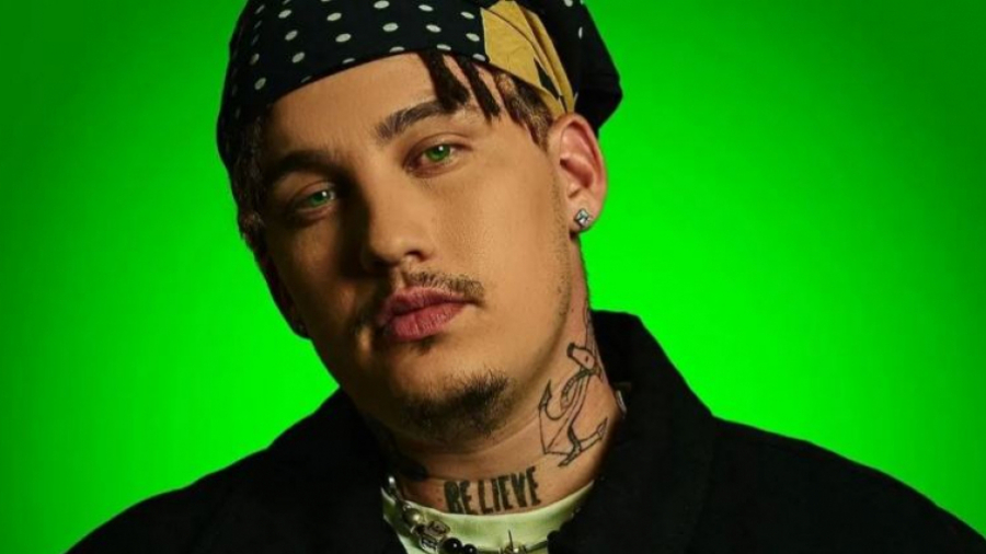 Afrique du Sud : Un rappeur meurt en plein spectacle Costa Titch