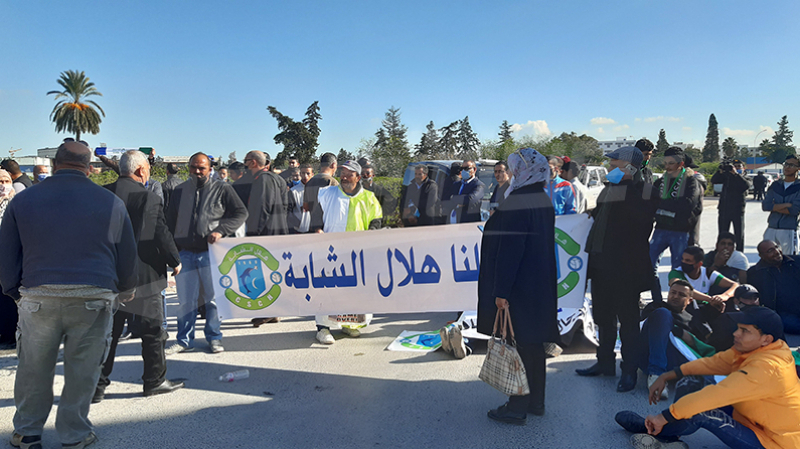Des supporters du Croissant sportif chebbien protestent à Tunis Des supporters du Croissant sportif chebbien protestent à la capitale