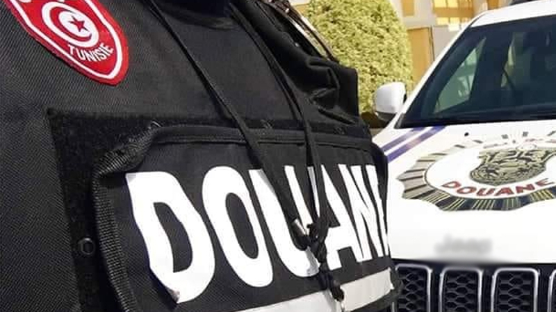 Sousse: Un haut gradé de la douane s’empare de 75 mille euros Douane